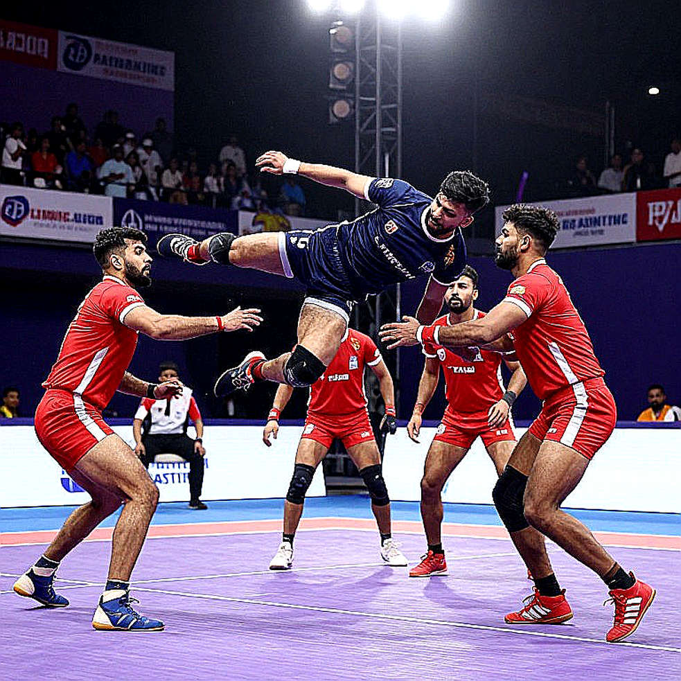 ইরানের সামনে দাঁড়িয়ে ভারতীয় কাবাডির 'টলটলে' ডিফেন্স: একটি সতর্কবার্তা যাকে কেউ পড়তে চায়নি